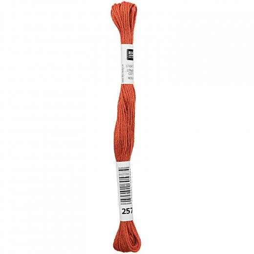 Rico Design Sticktwist - Farbe 257 granatrot