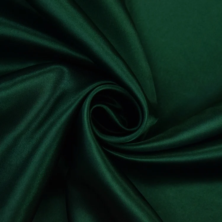 Polyester-Satin tannengrün