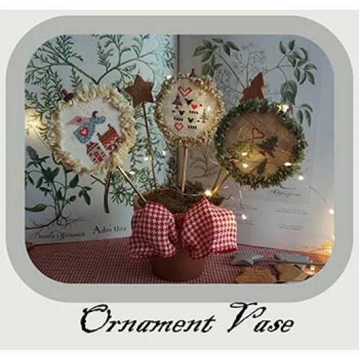 Nikyscreations - Ornament Vase