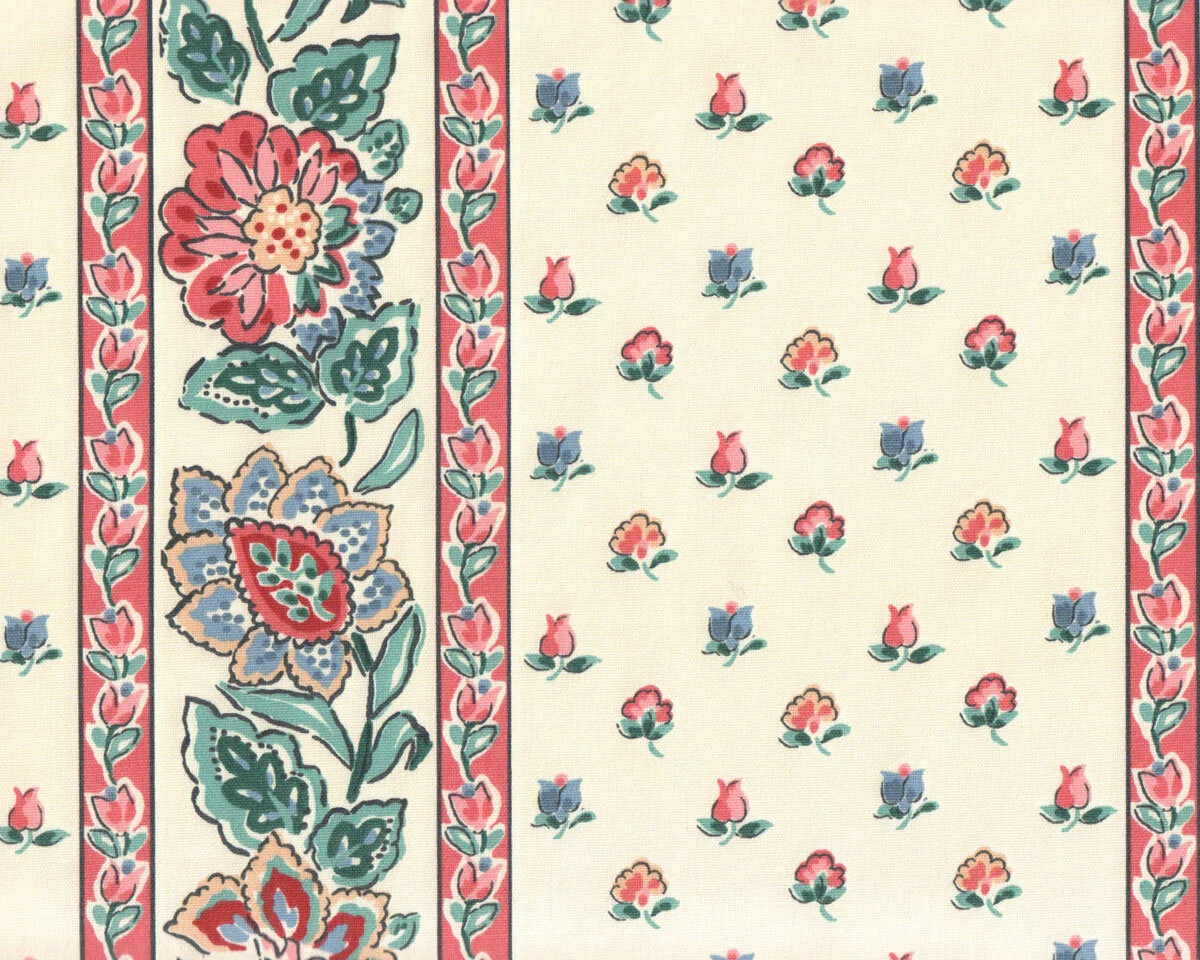 Baumwoll-Dekostoff mit Blumen-Bordüren, wollweiß-altrosa