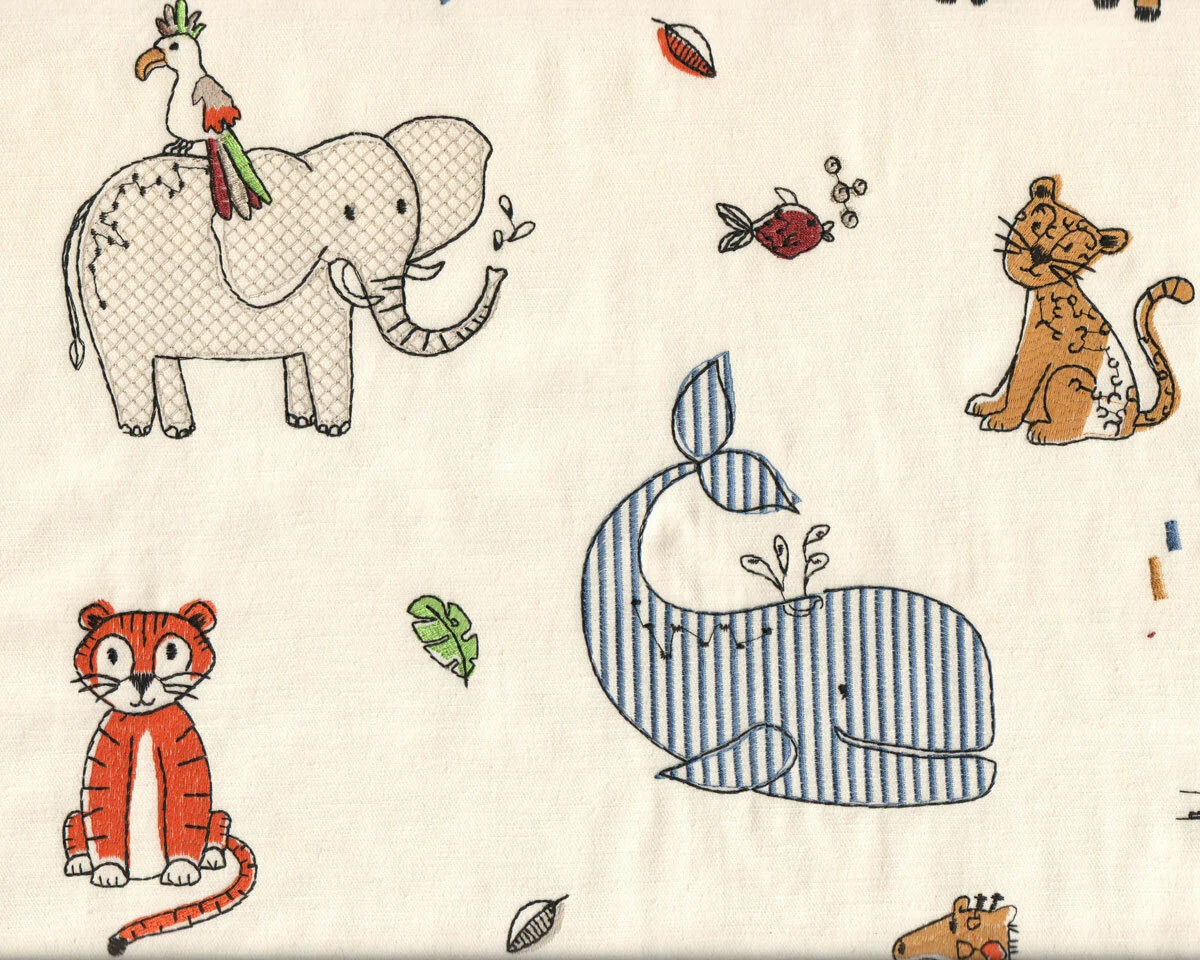 Dekostoff mit Stickerei BIG ADVENTURE, Zootiere, Clarke & Clarke