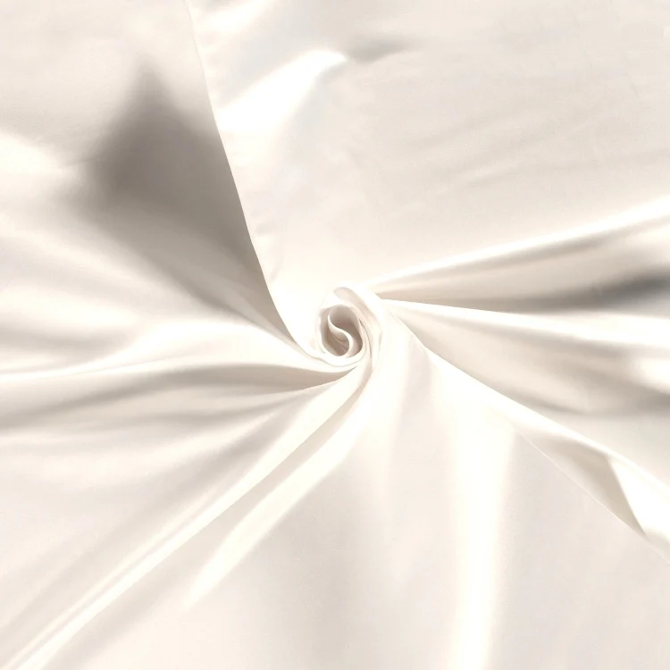 Duchesse Satin, wollweiß