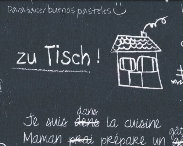 Laminierter Stoff / Wachstuch ZU TISCH, Kreide-Zeichnungen, anthrazit-weiß