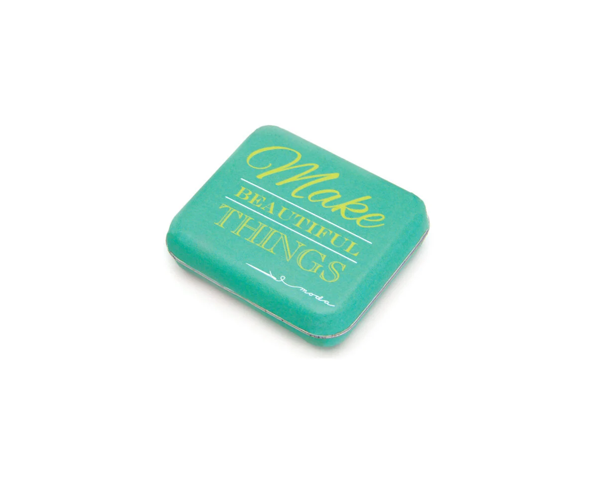 Metalldose MODA mit Spruch, 8 x 7 cm, Moda Fabrics