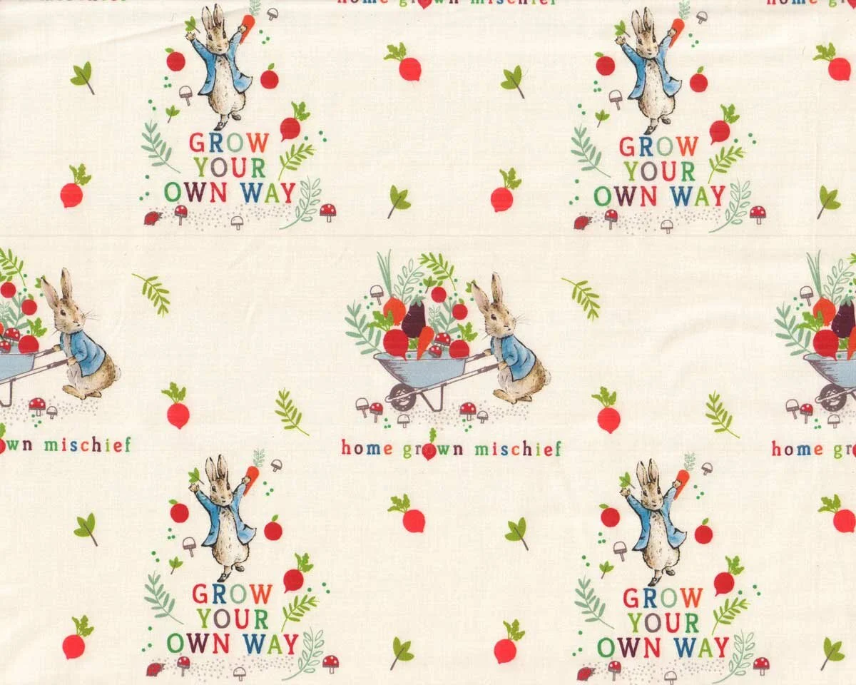 Patchworkstoff PETER RABBIT, Gärtner-Hase, weiß, Beatrix Potter