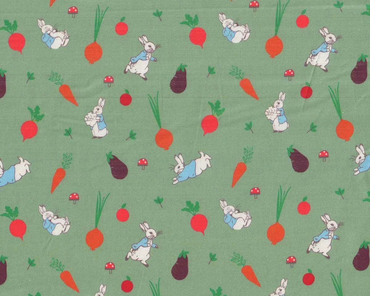 Patchworkstoff PETER RABBIT, Hase im Garten, grün, Beatrix Potter