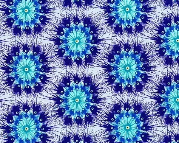 Patchworkstoff "Premier Lord" mit Pfauenfeder-Kreisornament, lila-aqua-helllila