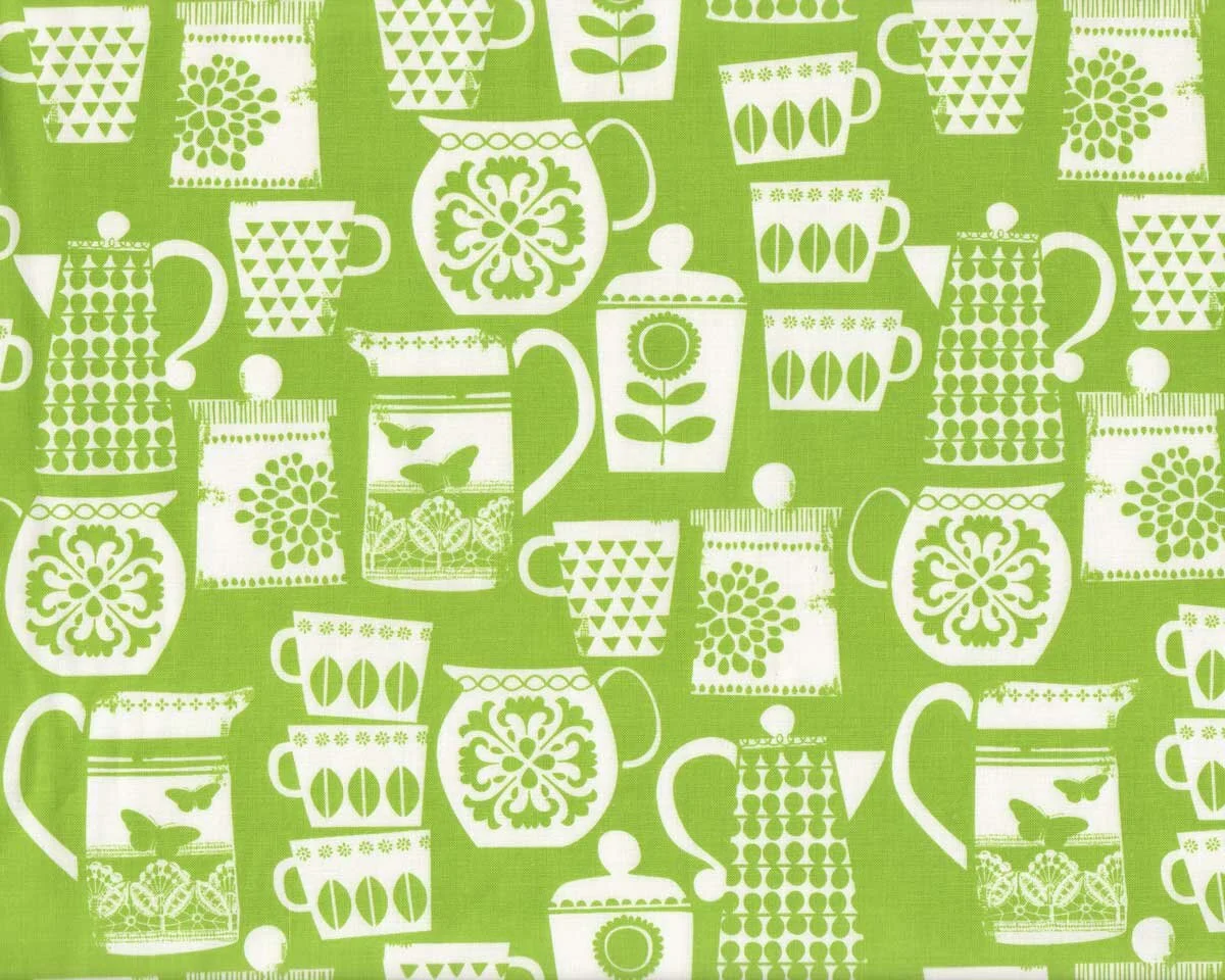 Patchworkstoff PUT LID ON IT mit Tassen, Krügen und Kannen mit feinem Dekor, hellgrün