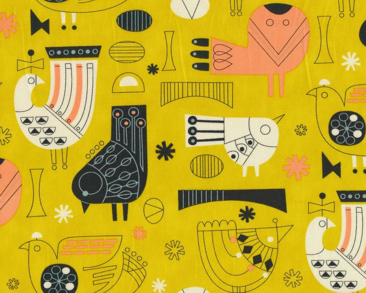 Patchworkstoff TIKI TOK, Vogel-Illustrationen, goldgelb-helles aprikot, Moda Fabrics