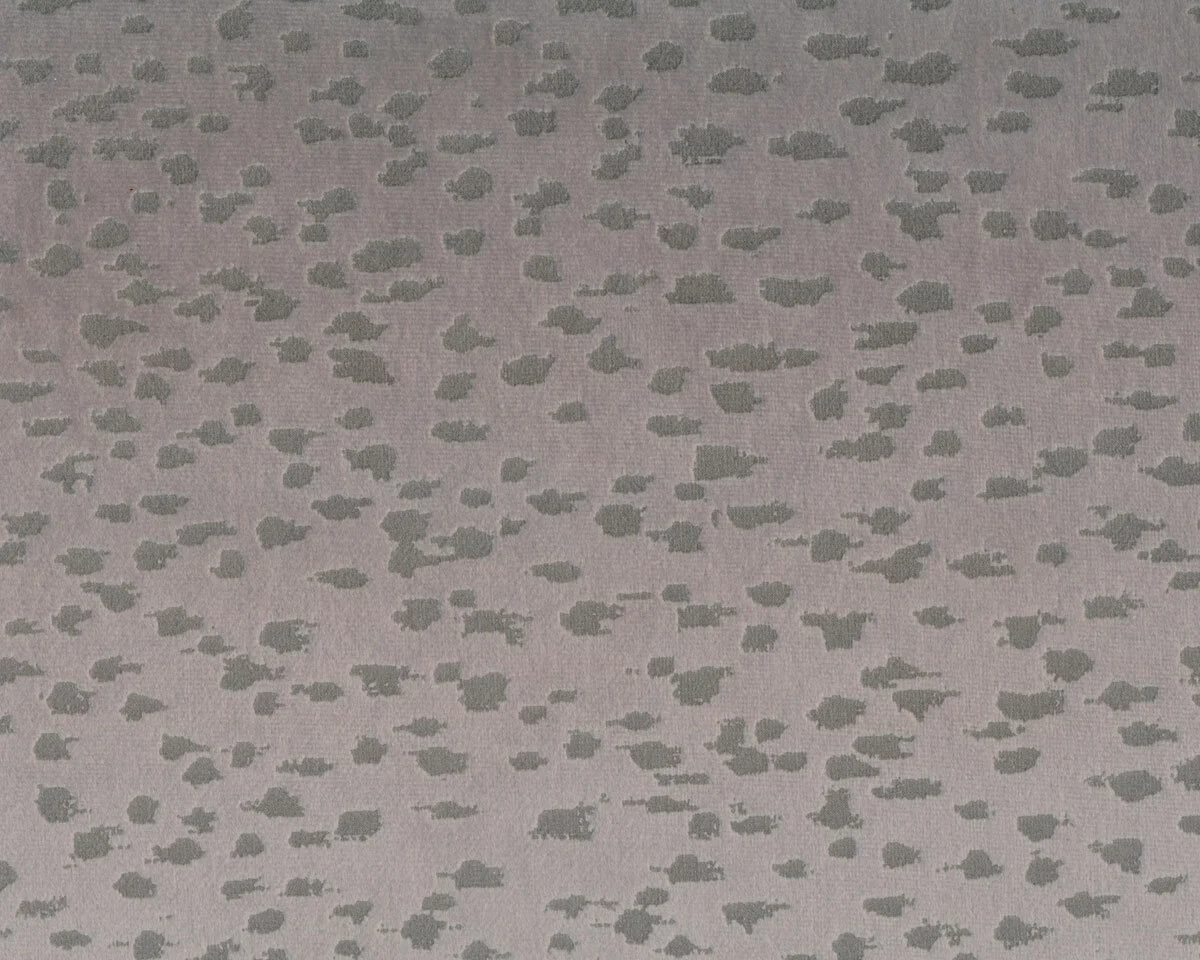 Samt-Polsterstoff LUSTRO ASTRAL, Animal- Print, silbergrau, Sanderson