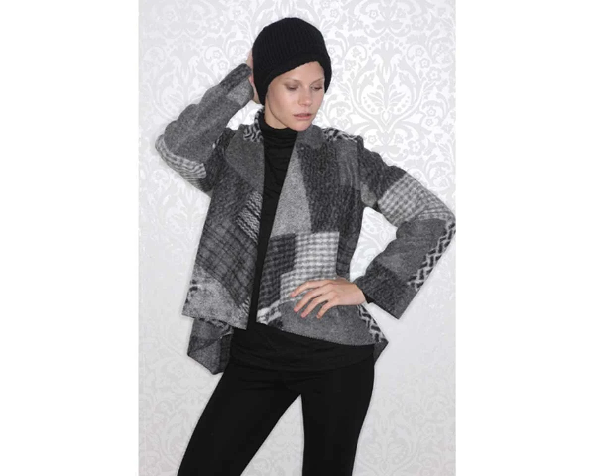 Schnittmuster JACKE MIT WASSERFALLARTIGEM SAUMVERLAUF, pattern company