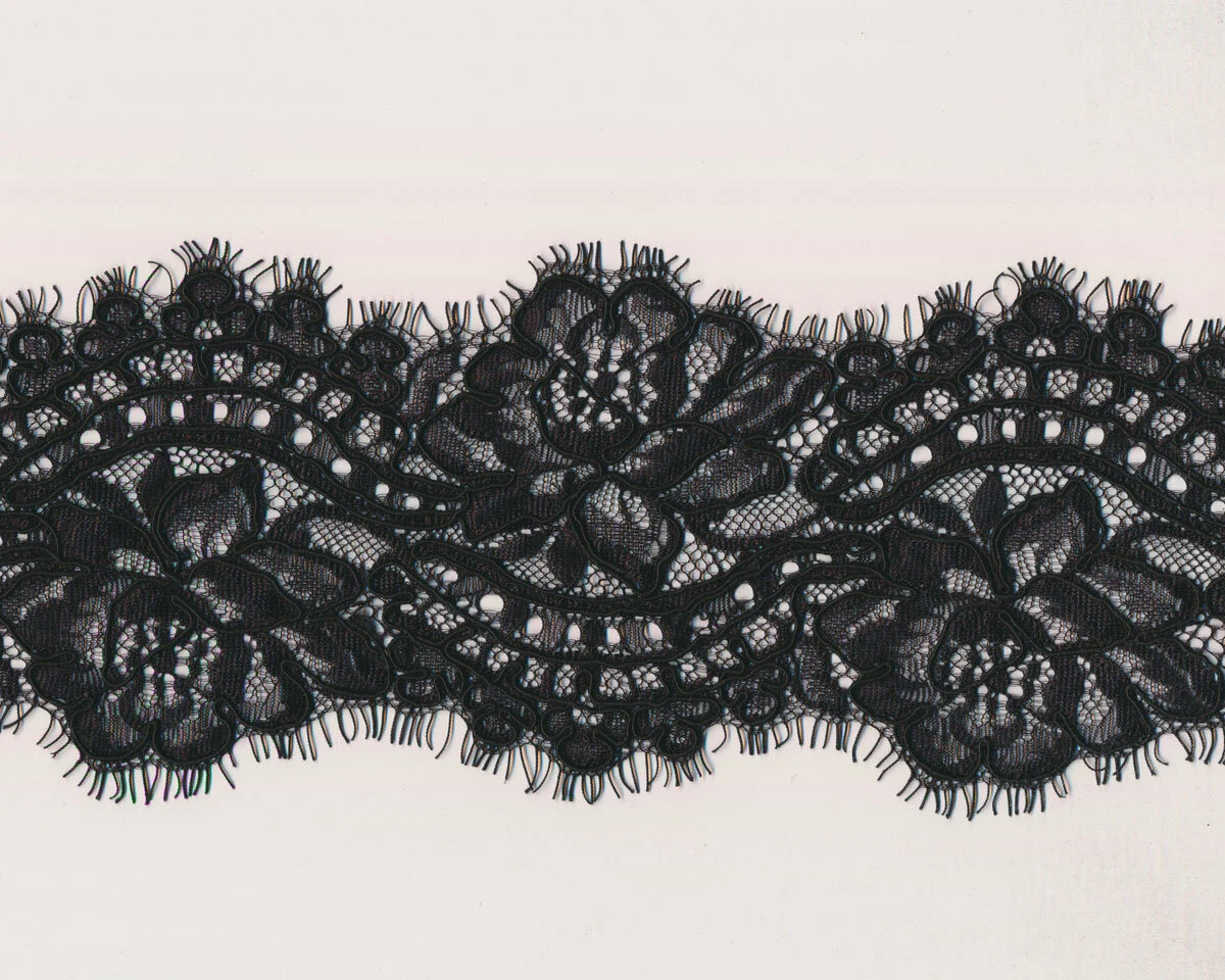 Spitzenband AMORE, beidseitige Bogenkante mit Rosen, 10 cm, schwarz