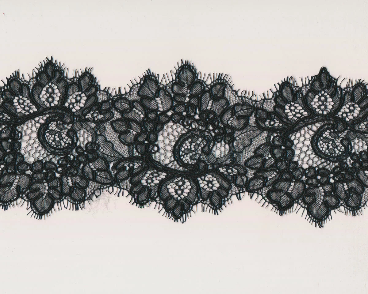 Spitzenband FLORAS, beidseitige Bogenkante mit Blüten, 12 cm, schwarz