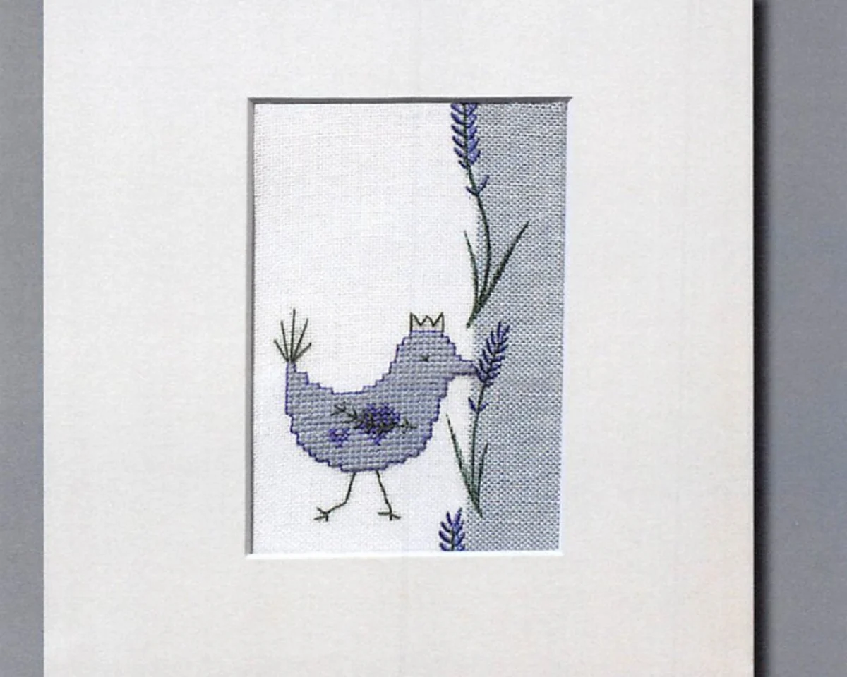 Stickset Vaupel & Heilenbeck, Vogel mit Krone, blau, Lavendel
